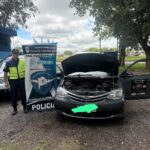 La policía secuestra un auto y está procesado su conductor.